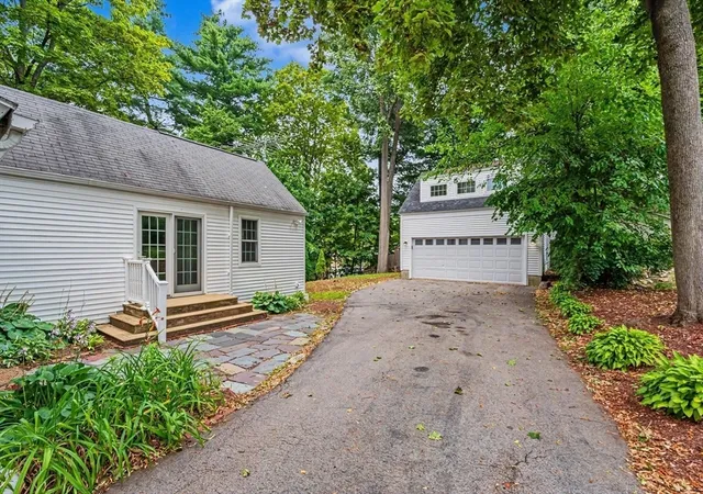 Photo 3 of Single family home for sale at 540 Concord St, Manchester, NH 03104 | MLS# 73556658 | Listing updated on 2026-09-09