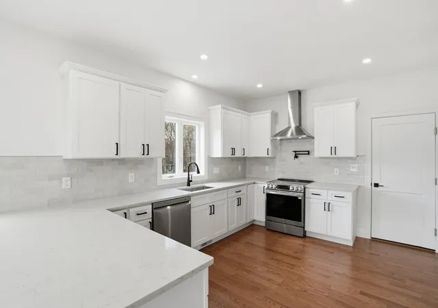 3rd image of 12 Valley Run Dr, Attleboro, MA 02703 | MLS# 73498607