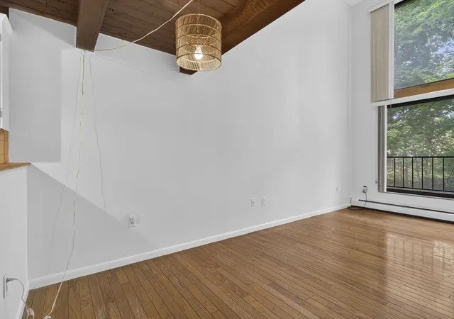 3rd image of 993 Massachusettes, Arlington, MA 02476