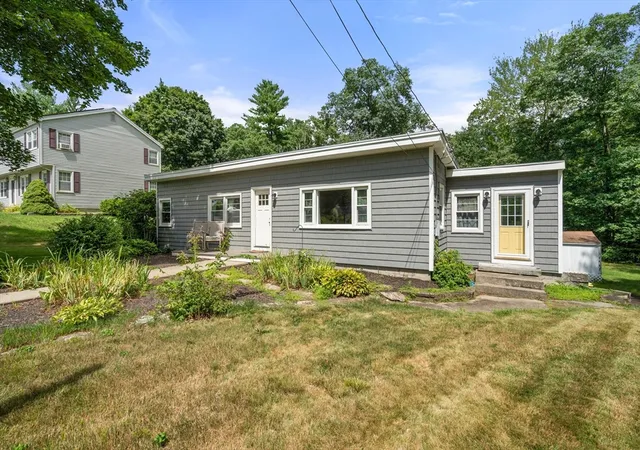 4th image of 44 Susan Park Way, Uxbridge, MA 01569 | MLS# 73558385