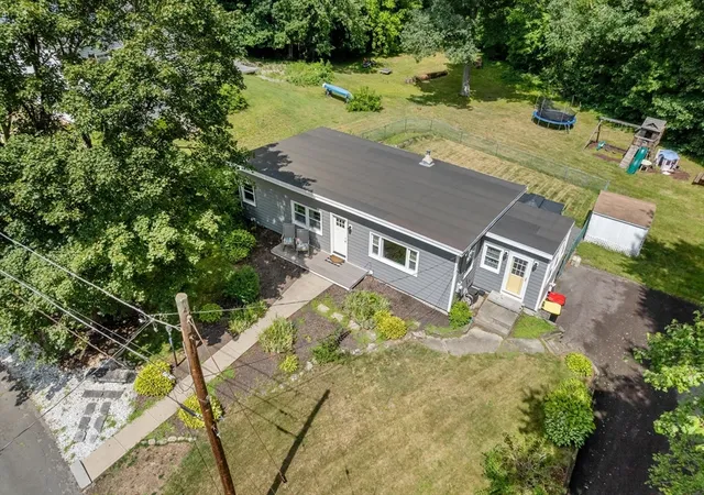 5th image of 44 Susan Park Way, Uxbridge, MA 01569 | MLS# 73558385