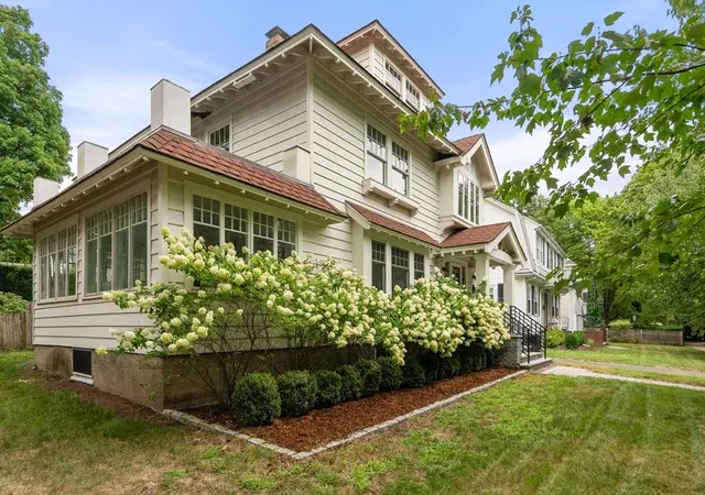 2nd image of 855 Commonwealth Ave, Newton, MA 02459 | MLS# 73567478