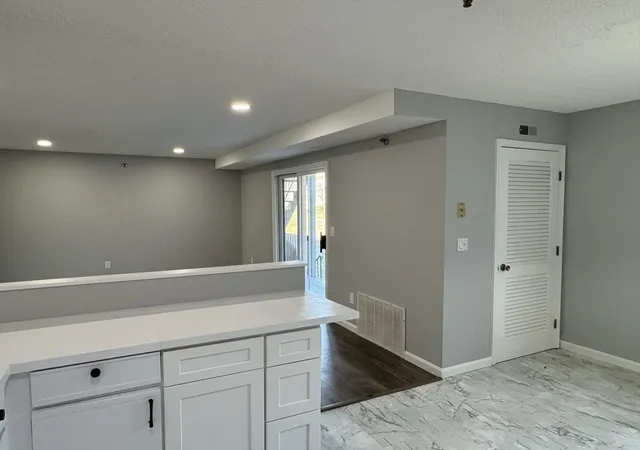5th image of 74 Tennis Plaza Rd #31, Dracut, MA 01826 | MLS# 73543784