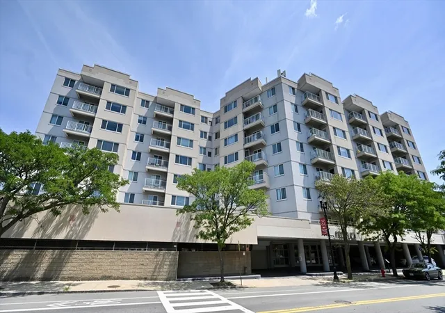 2nd image of 30 Chelsea St #804, Everett, MA 02149 | MLS# 73554353