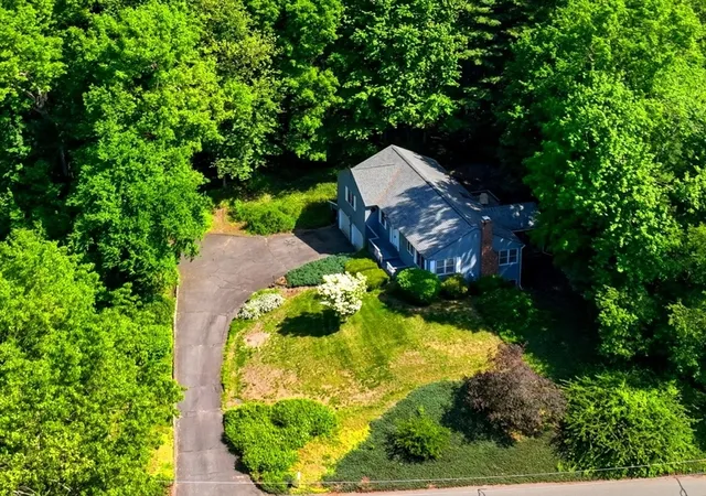 Photo 3 of Single family home for sale at 4 Ladyslipper Ln, Hadley, MA 01035 | MLS# 73531313 | Listing updated on 2026-10-06