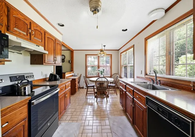 Photo 4 of Single family home for sale at 4 Ladyslipper Ln, Hadley, MA 01035 | MLS# 73531313 | Listing updated on 2026-10-06
