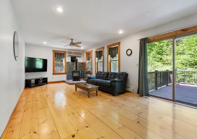 4th image of 1132 Doe Valley Rd, Athol, MA 01331 | MLS# 73533901