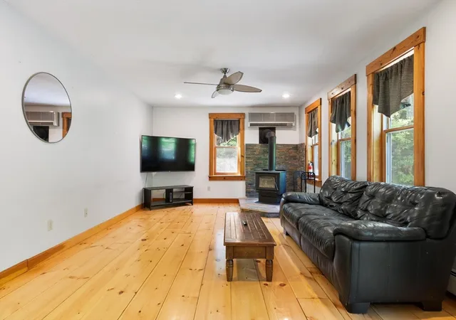 5th image of 1132 Doe Valley Rd, Athol, MA 01331 | MLS# 73533901
