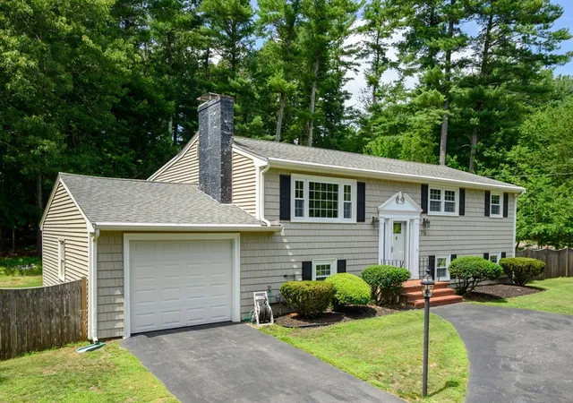 Photo 3 of Sale Pending at 279 Center St, Pembroke, MA 02359 | MLS# 73563436 | Listing updated on 2026-08-30