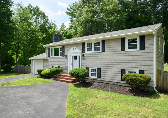 Photo 3 of Sale Pending at 279 Center St, Pembroke, MA 02359 | MLS# 73563436 | Listing updated on 2026-08-30