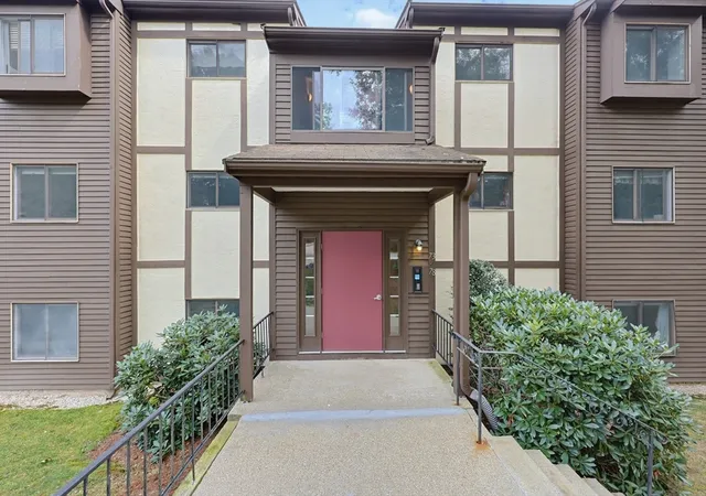 Photo 2 of Sale Pending at 74 Highwood Dr #74, Franklin, MA 02038 | MLS# 73568859 | Listing updated on 2026-09-29