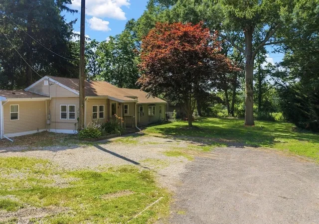 2nd image of 8 Martel St, Acushnet, MA 02743 | MLS# 73550571