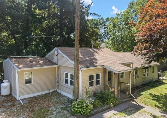3rd image of 8 Martel St, Acushnet, MA 02743 | MLS# 73550571
