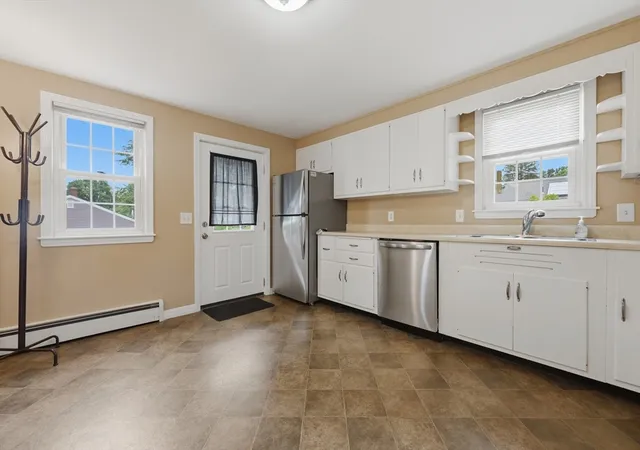 3rd image of 51 Lee Ave, Fitchburg, MA 01420 | MLS# 73566219