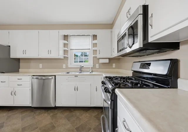 5th image of 51 Lee Ave, Fitchburg, MA 01420 | MLS# 73566219
