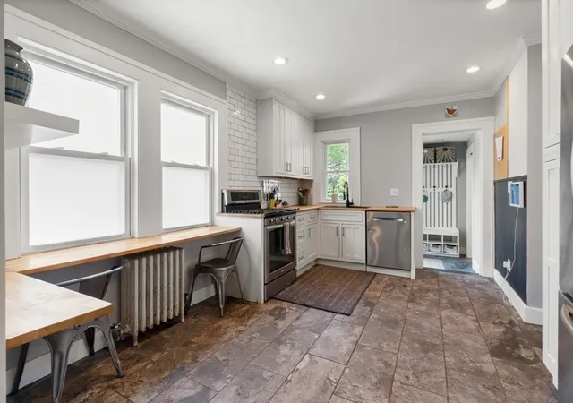 4th image of 41 Glendower Rd, Boston, MA 02131 | MLS# 73544877