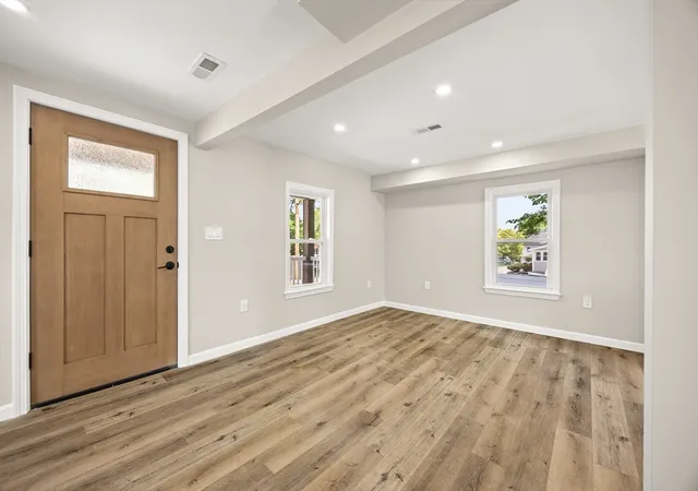 3rd image of 7 Somerville Ave, Braintree, MA 02184 | MLS# 73526372