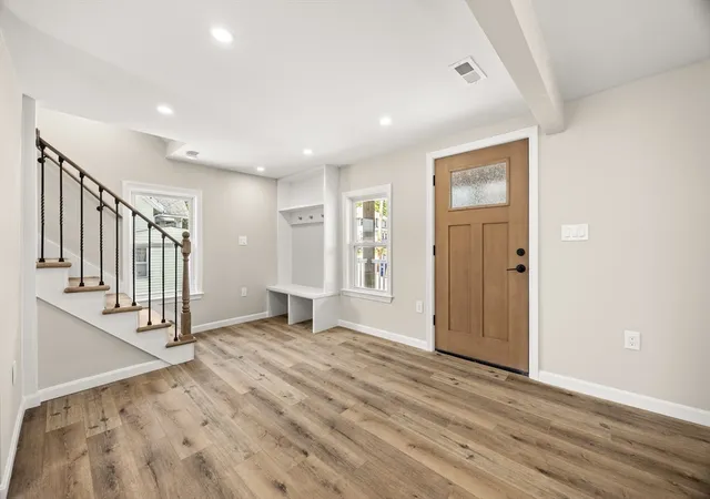 4th image of 7 Somerville Ave, Braintree, MA 02184 | MLS# 73526372