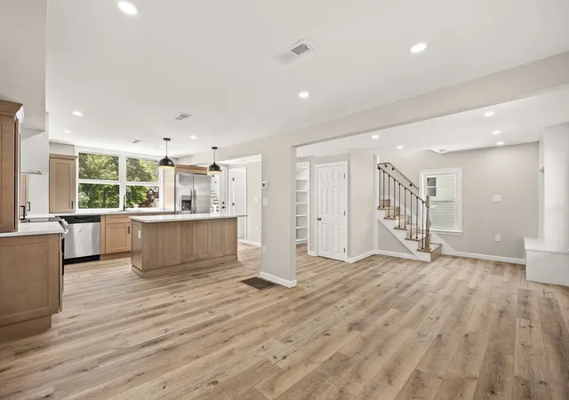 5th image of 7 Somerville Ave, Braintree, MA 02184 | MLS# 73526372