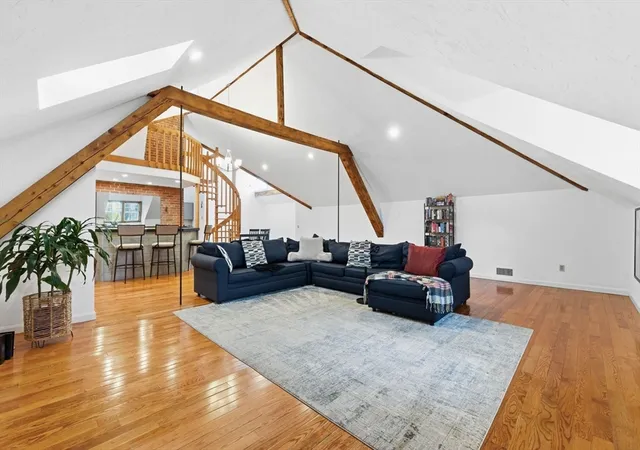 Listing Photo 2 - Condo for sale in building located at 321 Plantation St, Worcester, MA 01604 - Unit #300
