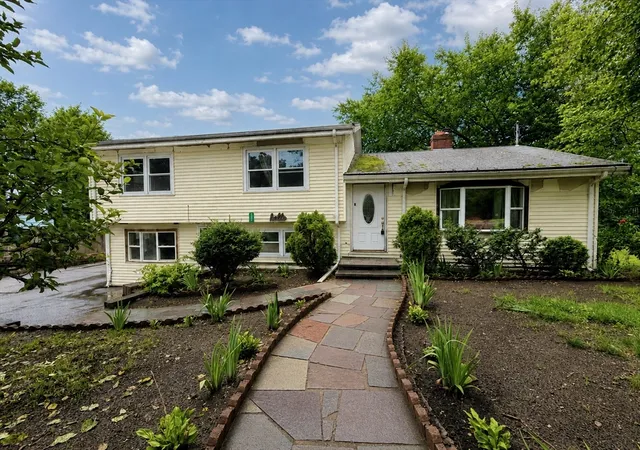 1st image of 237 Summer St, Brockton, MA 02302 | MLS# 73555310
