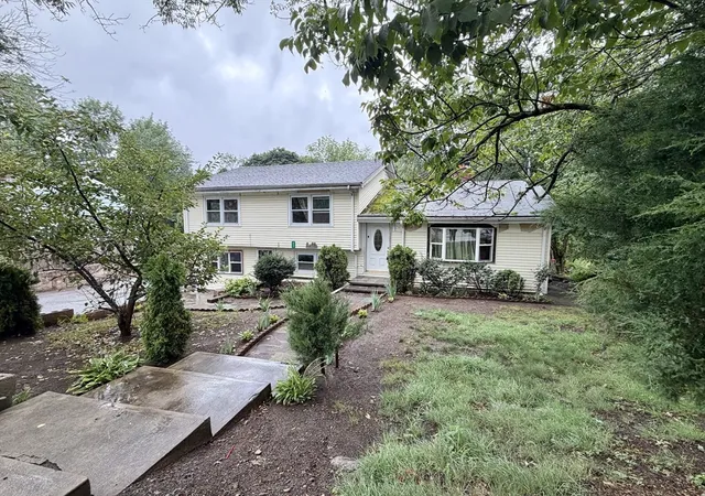 4th image of 237 Summer St, Brockton, MA 02302 | MLS# 73555310