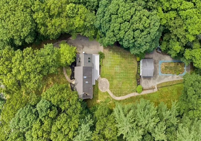 42nd image of 4 Juniper Ln, Topsfield, MA 01983 | MLS# 73542349