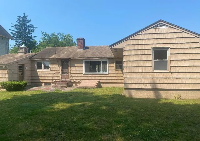 Homes for sale in Clinton, MA | 227 Greeley St, Clinton, MA 01510 | MLS# 73543255
