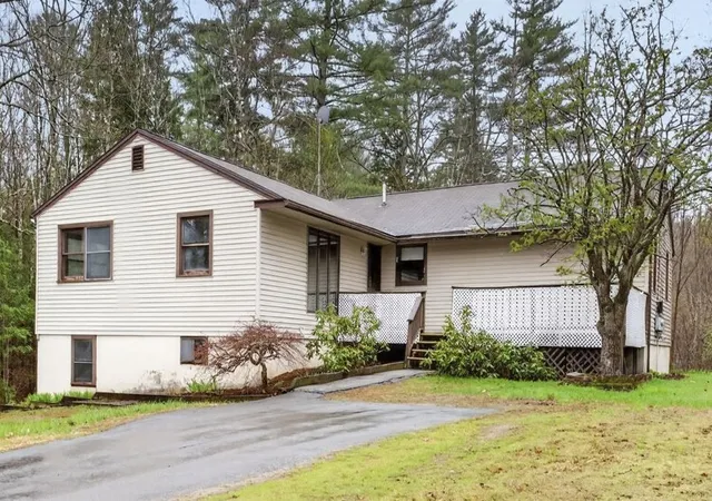 Homes for sale in Chester, NH | 414 Fremont Rd, Chester, NH 03036 | MLS# 73521908