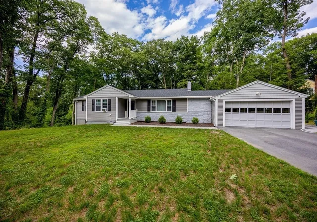 2nd image of 30 Sawyer Ln, Holden, MA 01520 | MLS# 73566487