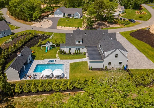 Photo 3 of Single family home for sale at 83 Sisters Cir, Yarmouth Port, MA 02675 | MLS# 73531718 | Listing updated on 2026-06-12