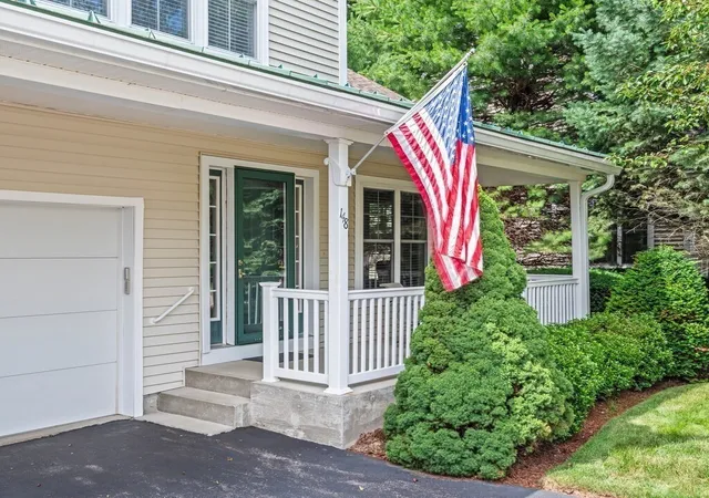 2nd image of 148 Fireside Ln #148, Holden, MA 01520 | MLS# 73559379