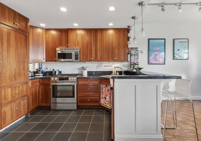 5th image of 48 Beacon St #9F, Boston, MA 02108 | MLS# 73527586