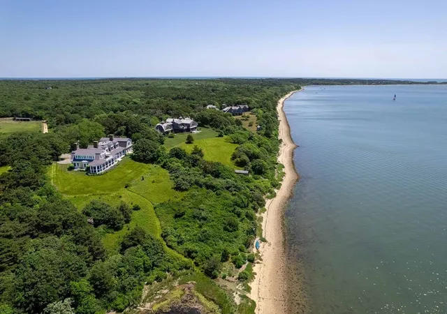 3rd image of 25 Lelands Path, Edgartown, MA 02539 | MLS# 73379544