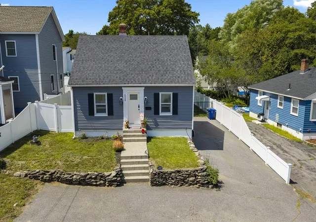 2nd image of 608 Abbott Ave, Leominster, MA 01453 | MLS# 73556168
