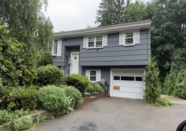 1st image of 260 Pearl St, Brockton, MA 02301 | MLS# 73541315