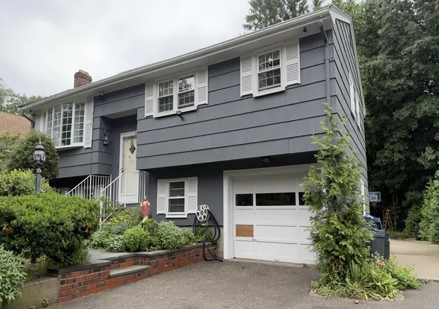 2nd image of 260 Pearl St, Brockton, MA 02301 | MLS# 73541315