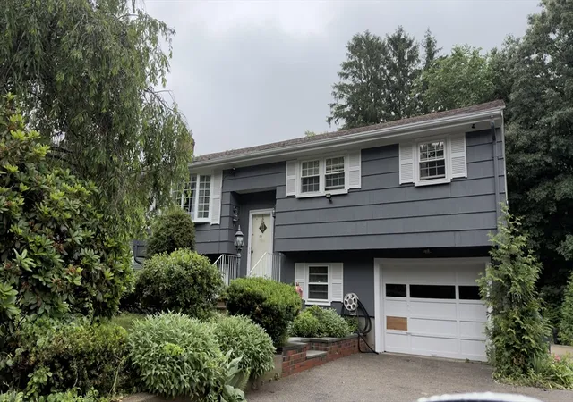 3rd image of 260 Pearl St, Brockton, MA 02301 | MLS# 73541315