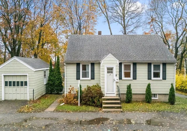 Homes for sale in Beverly, MA | 19 Cedar St, Beverly, MA 01915 | MLS# 73454213