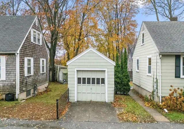 Homes for sale in Beverly, MA | 19 Cedar St, Beverly, MA 01915 | MLS# 73454213