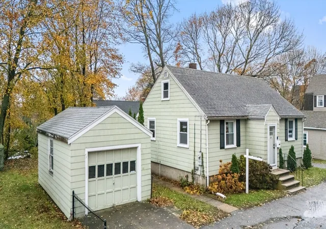 Homes for sale in Beverly, MA | 19 Cedar St, Beverly, MA 01915 | MLS# 73454213