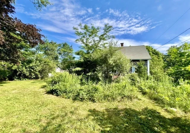 3rd image of 26 Winthrop Ave, Oak Bluffs, MA 02557 | MLS# 73548644