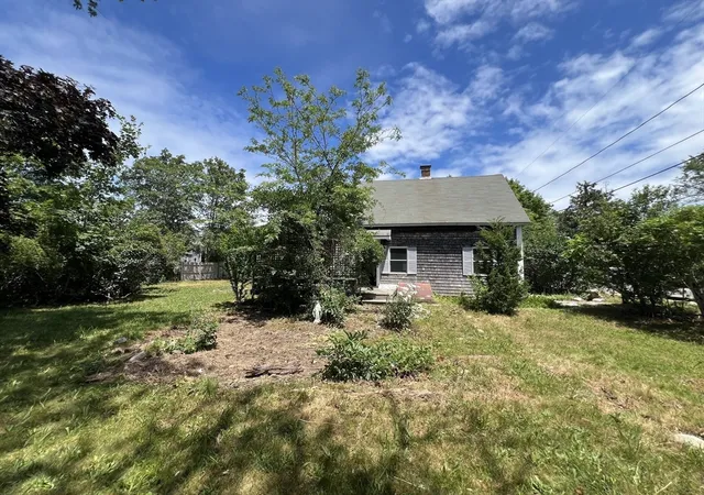 4th image of 26 Winthrop Ave, Oak Bluffs, MA 02557 | MLS# 73548644