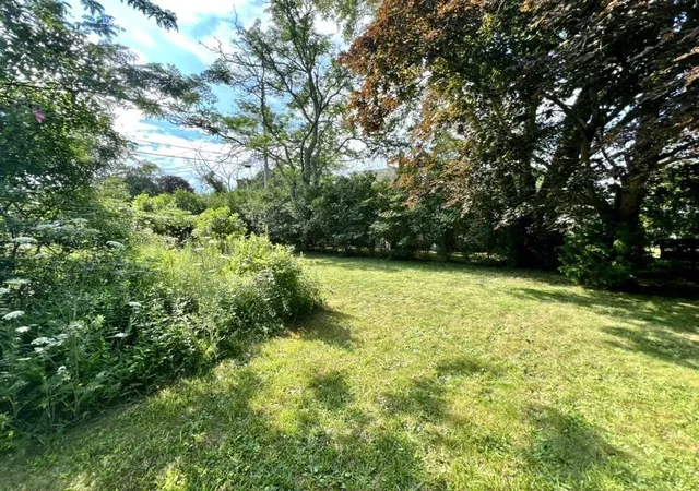 5th image of 26 Winthrop Ave, Oak Bluffs, MA 02557 | MLS# 73548644