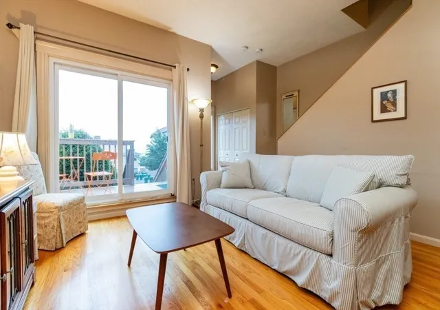 Listing Photo 4 - Condo for sale in building located at 43 Ocean Ave, Lynn, MA 01902 - Unit #43