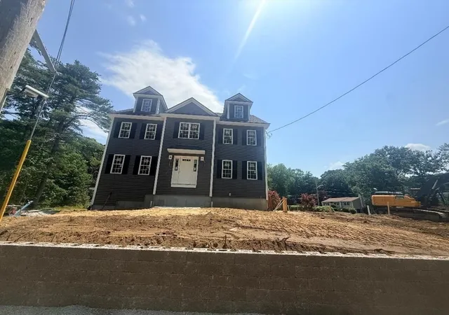 Photo 3 of Sale Pending at 19 4th Avenue, Billerica, MA 01821 | MLS# 73547390 | Listing updated on 2026-08-30