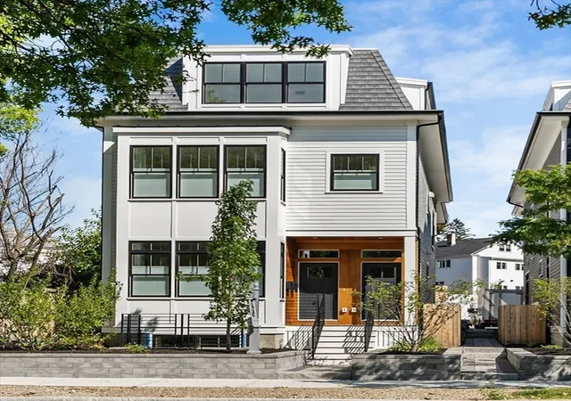 Homes for sale in Somerville, MA | 327 Alewife Brk Pkwy, Somerville, MA 02144