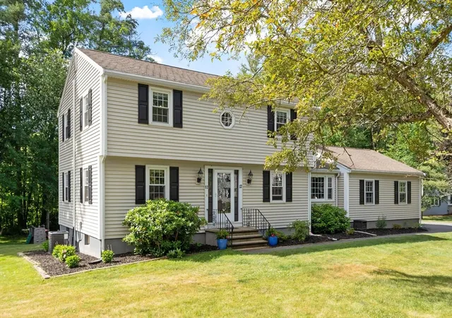 Homes for sale in Chelmsford, MA | 12 Crabapple Lane, Chelmsford, MA 01824 | MLS# 73541208