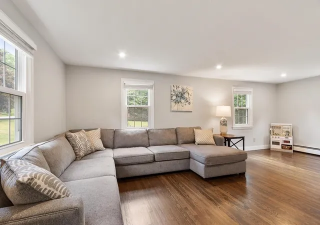 Homes for sale in Chelmsford, MA | 12 Crabapple Lane, Chelmsford, MA 01824 | MLS# 73541208