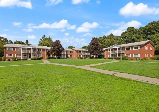 2nd image of 5 Bayberry Dr #3, Sharon, MA 02067 | MLS# 73564712